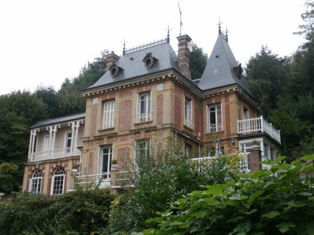 PROPRIETE 7 MONTIVILLIERS Proche LE HAVRE Superbe parc arboré, excellent état. 